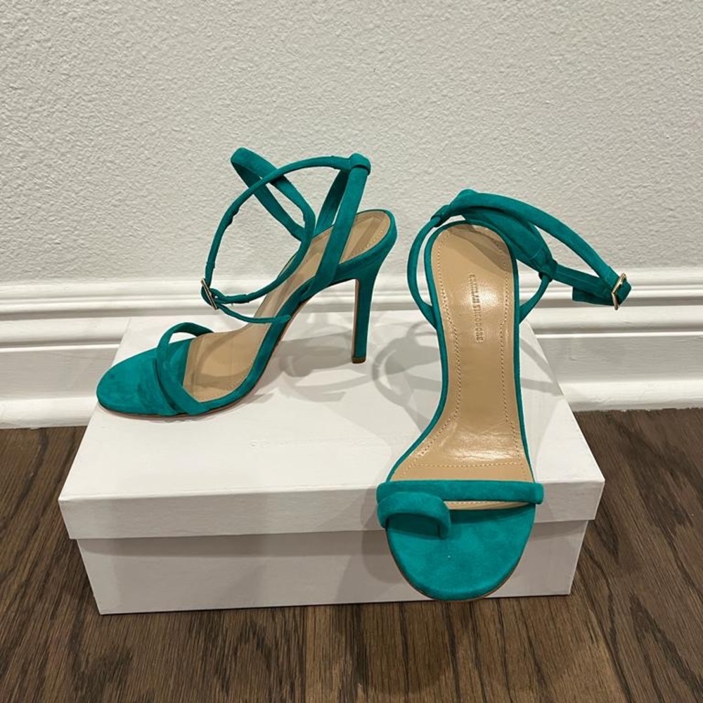 Scanland Theodore Sapphire Toe Ring Stiletto